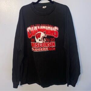 Wisconsin Badgers Football Men’s Long Sleeve Tee 2XL, Big Ten Champion 2010